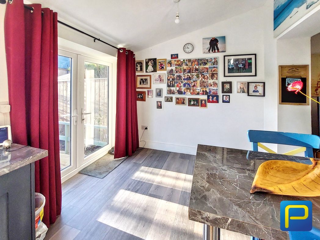 Property image 11 of 25