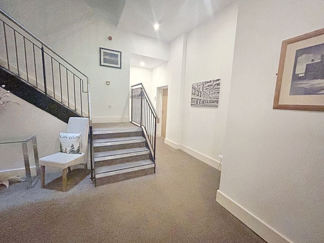Property image 5 of 12
