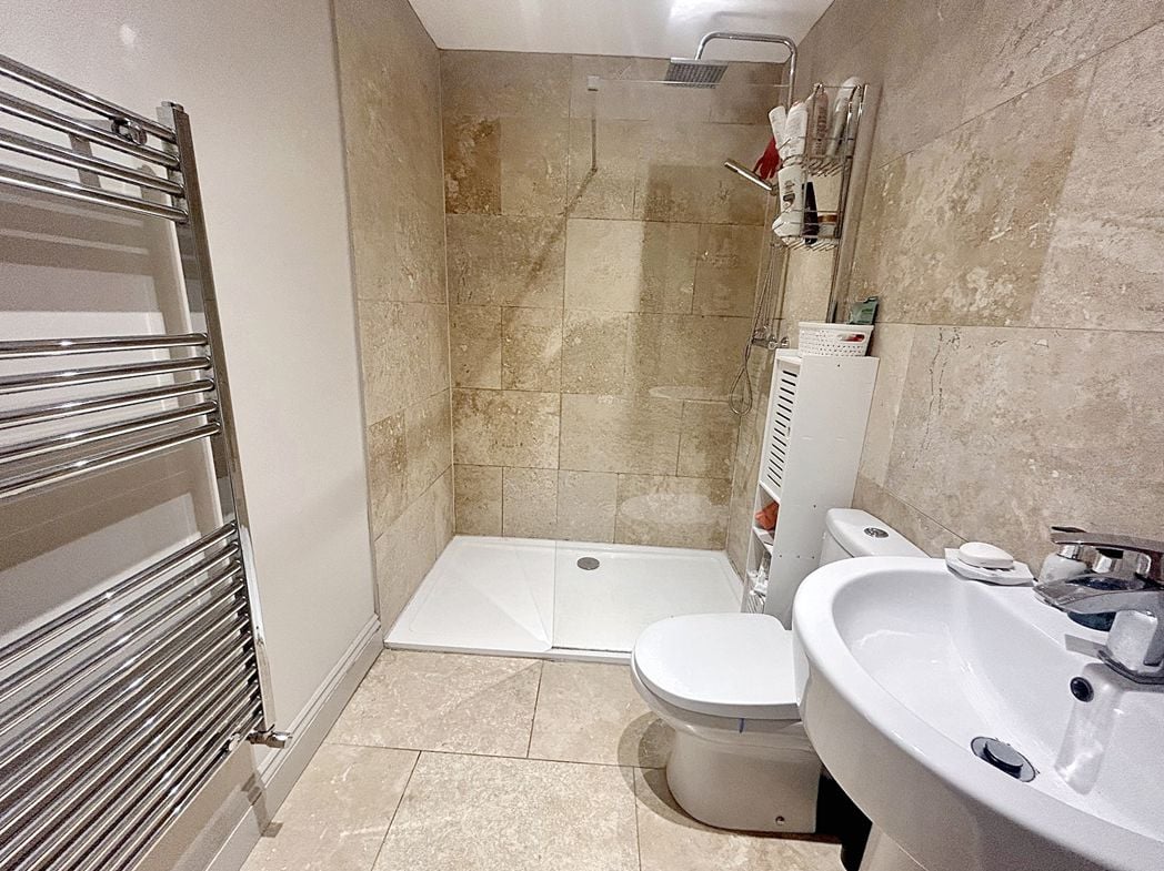 Property image 7 of 12