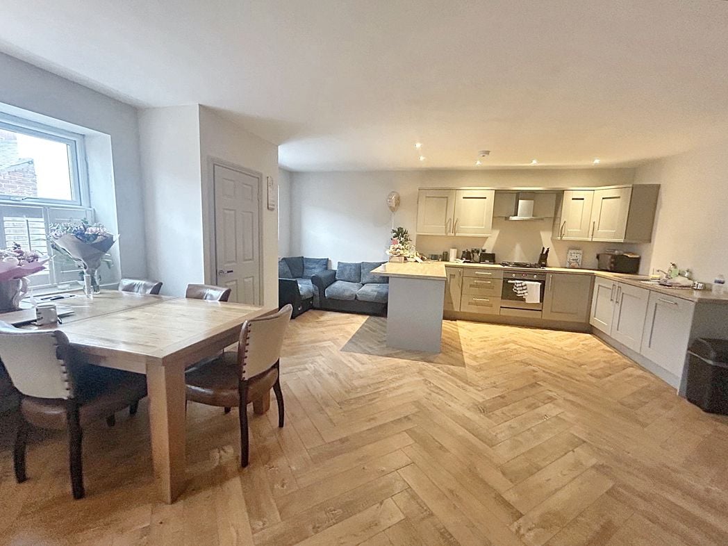 Property image 11 of 12