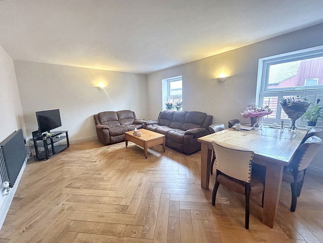 Property image 4 of 12