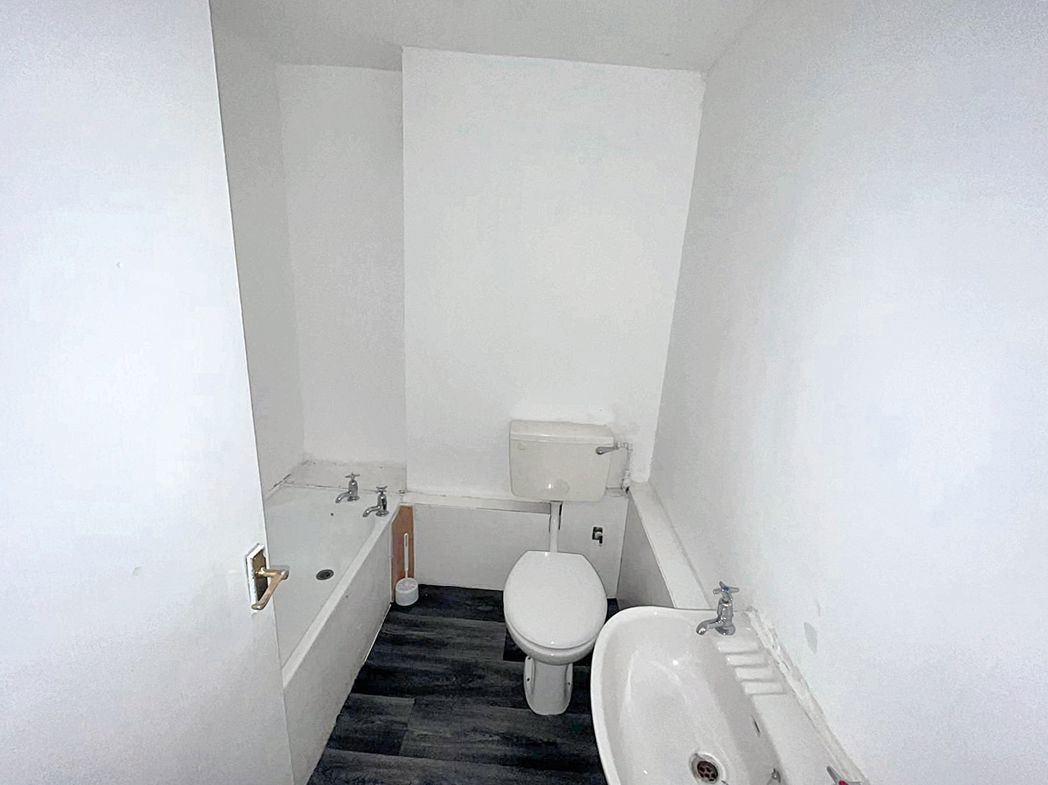 Property image 3 of 4