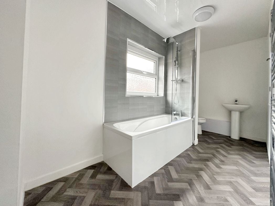 Property image 6 of 6