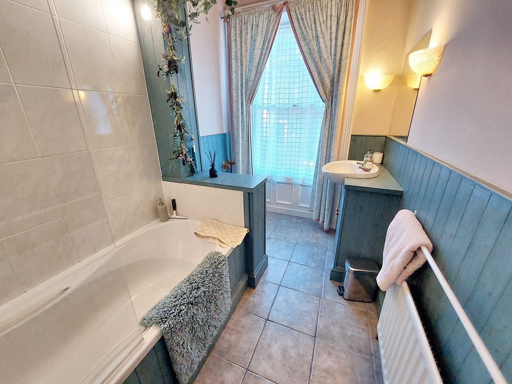 Property image 6 of 8