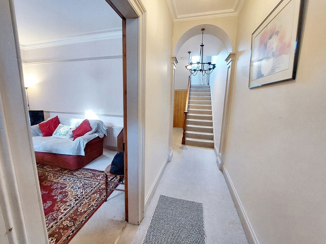 Property image 4 of 8
