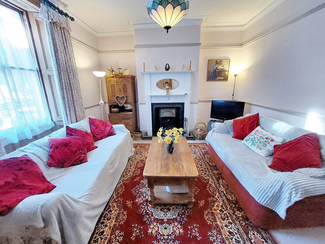 Property image 2 of 8