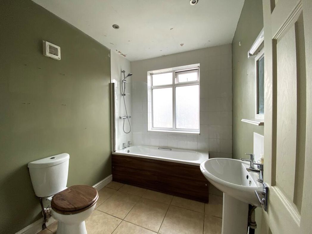 Property image 11 of 15