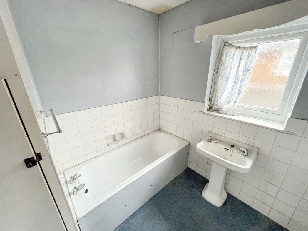 Property image 8 of 12