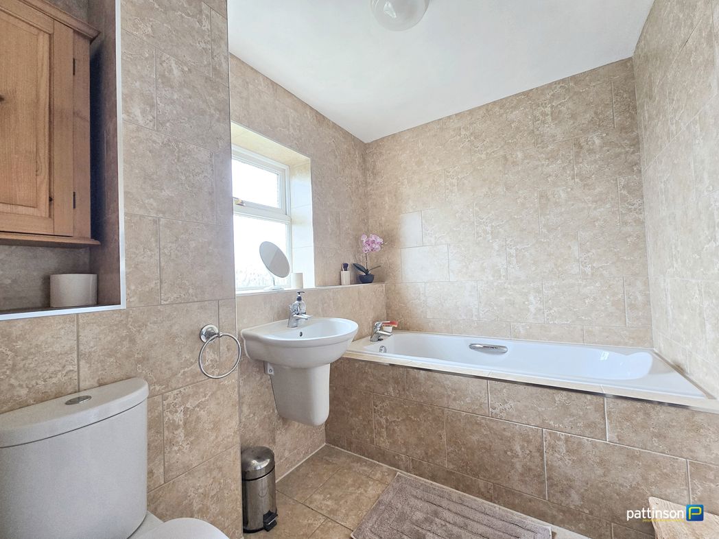 Property image 3 of 25