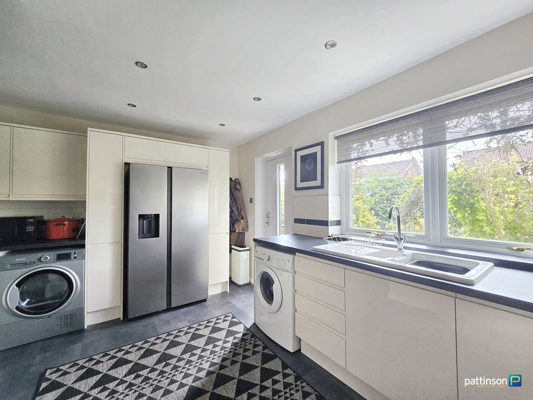 Property image 6 of 25