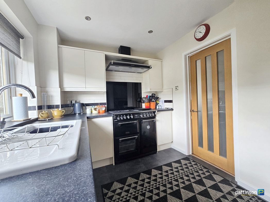 Property image 10 of 25