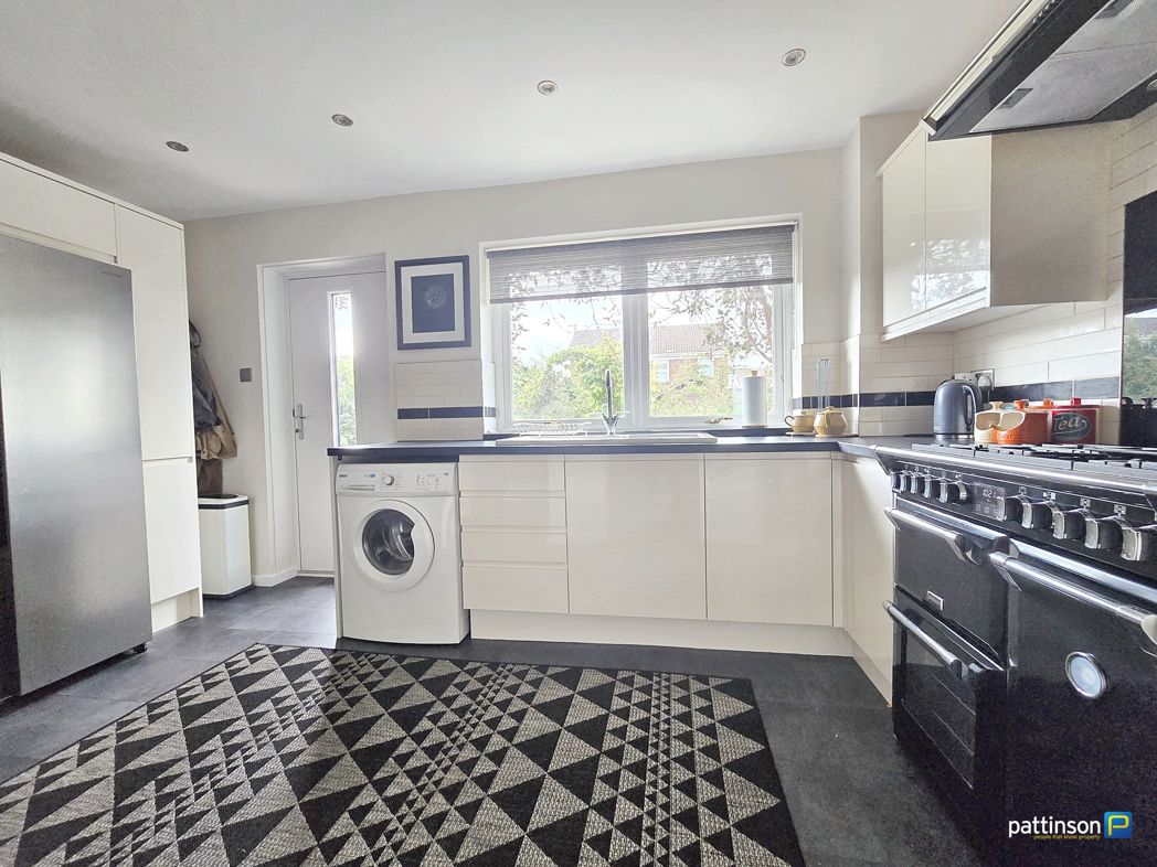 Property image 11 of 25