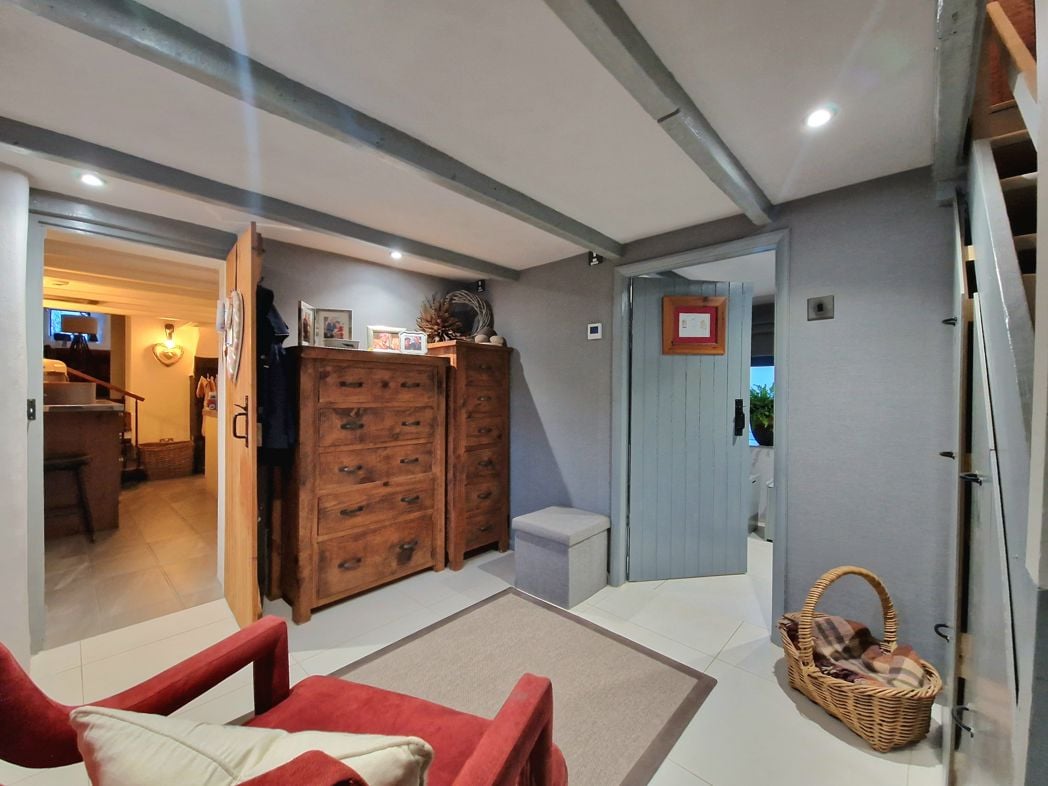 Property image 11 of 22