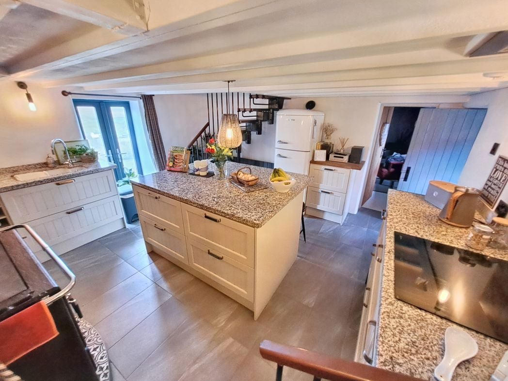 Property image 8 of 22