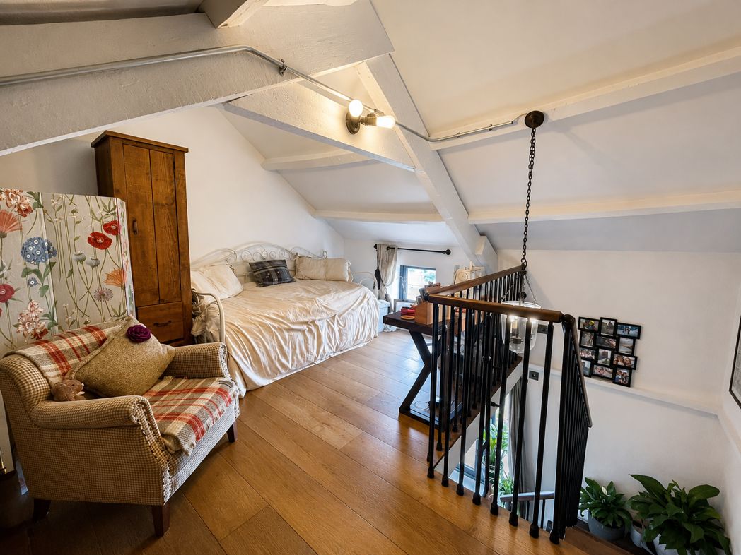Property image 8 of 24