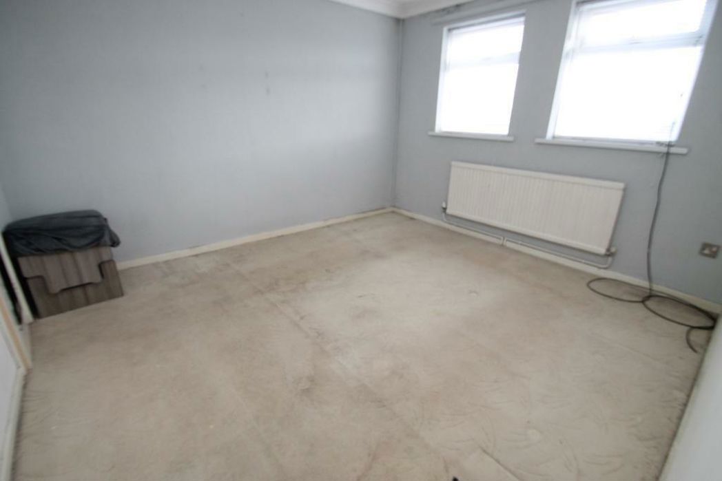 Property image 11 of 16