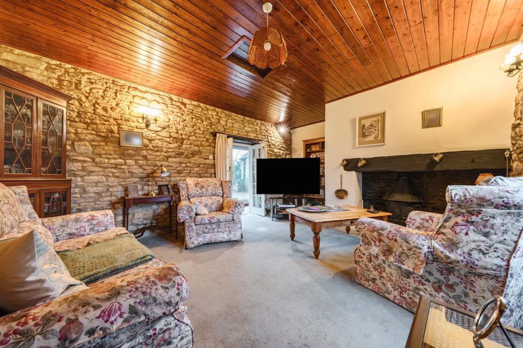 Property image 2 of 12