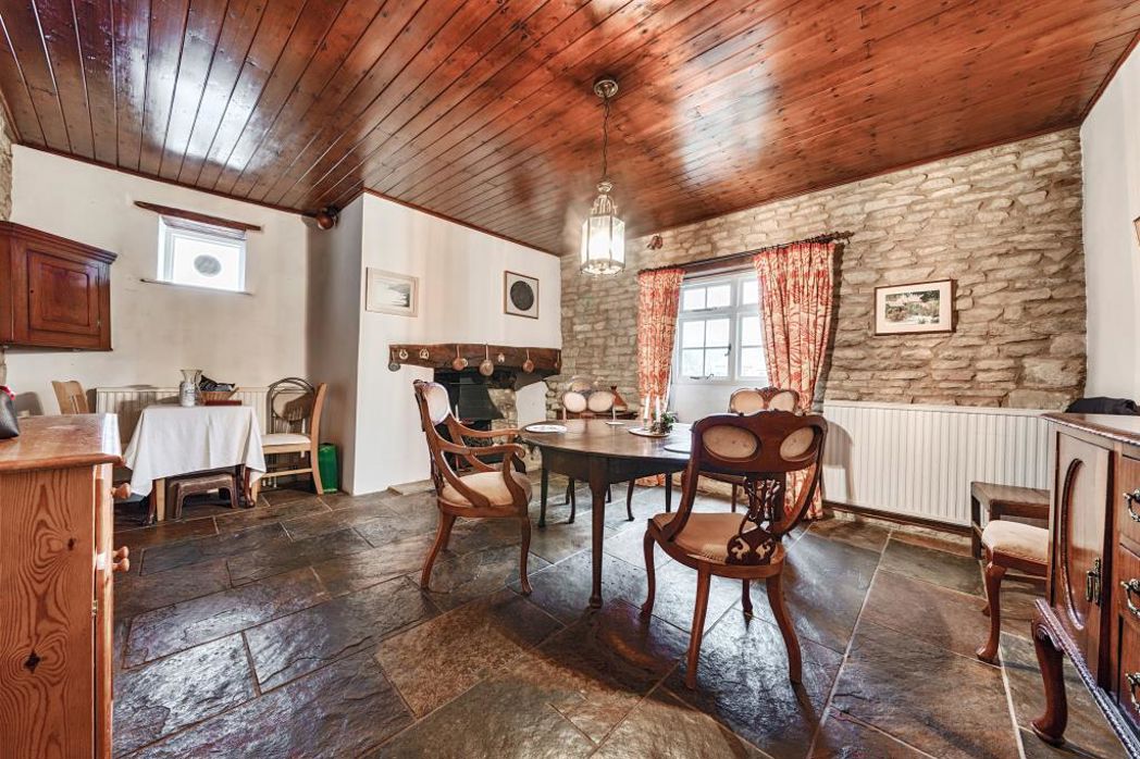 Property image 4 of 12