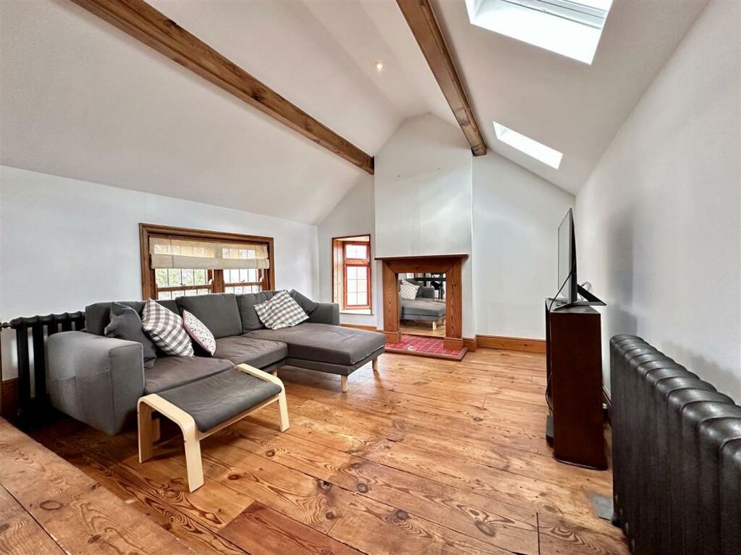 Property image 2 of 14