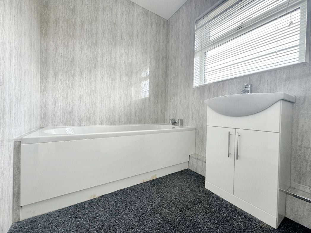 Property image 13 of 19