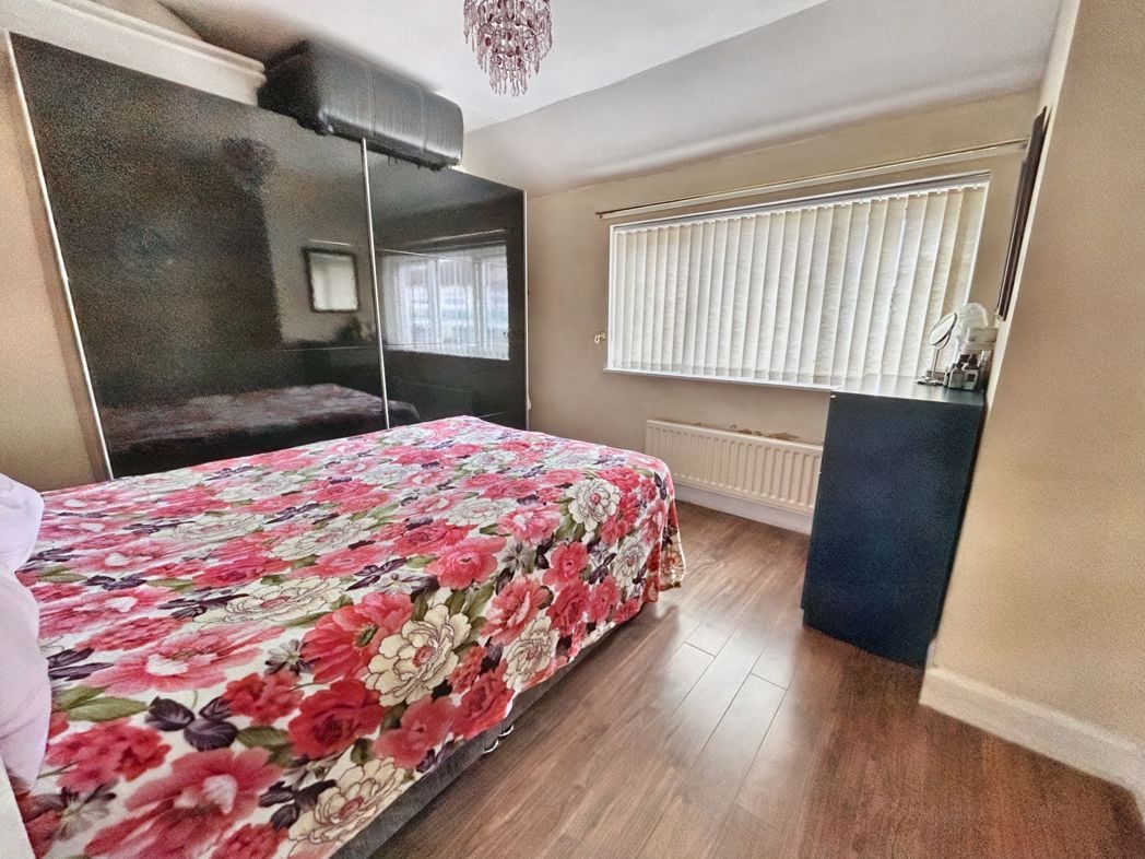 Property image 8 of 12