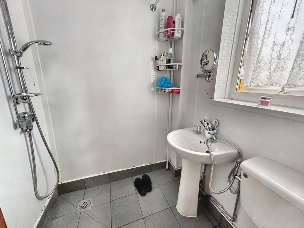Property image 7 of 12