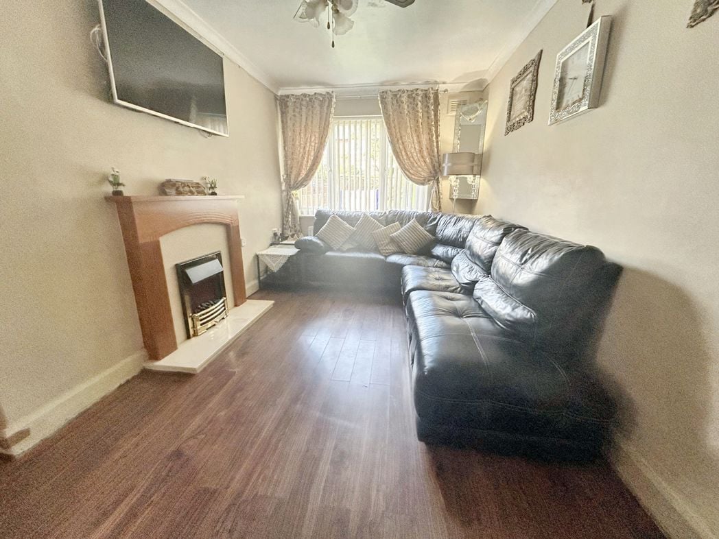 Property image 6 of 12