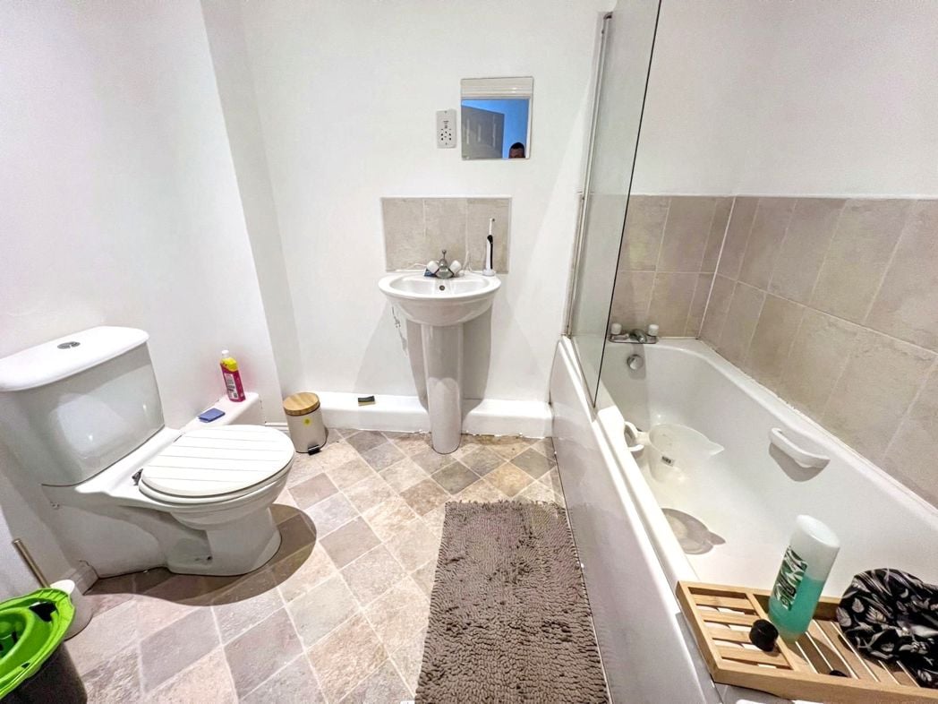 Property image 8 of 14