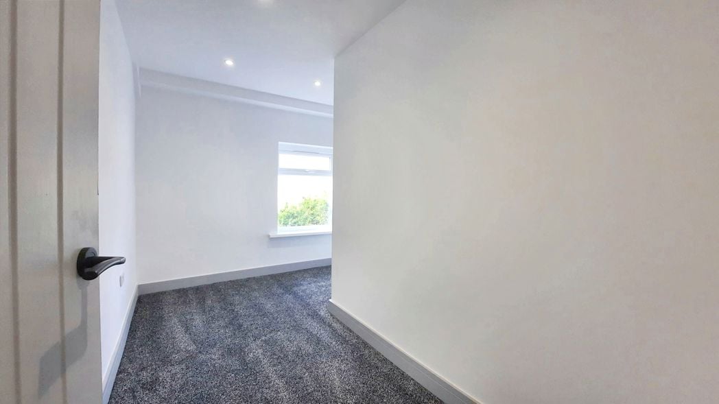Property image 10 of 10