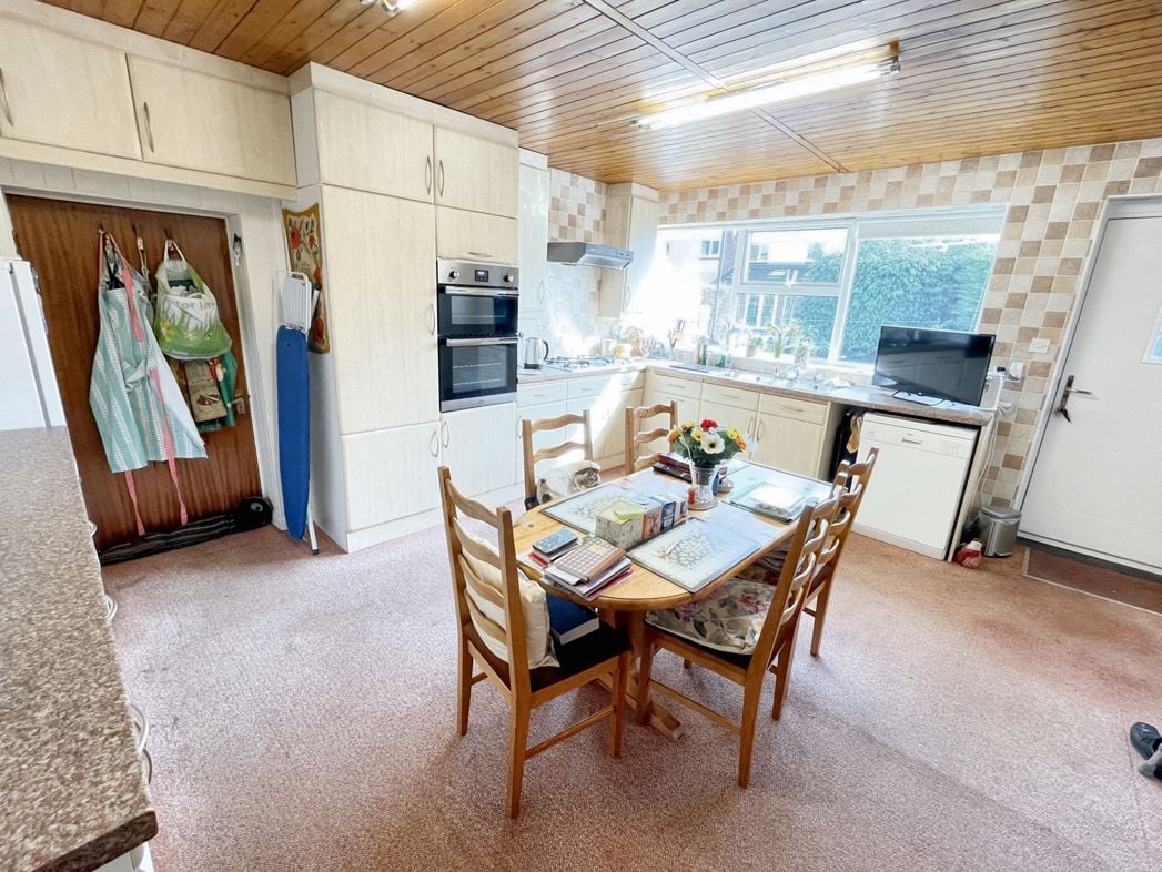 Property image 4 of 15