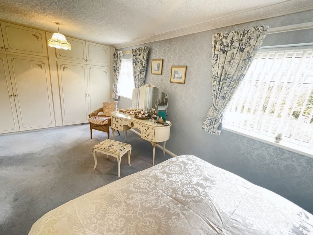 Property image 11 of 15