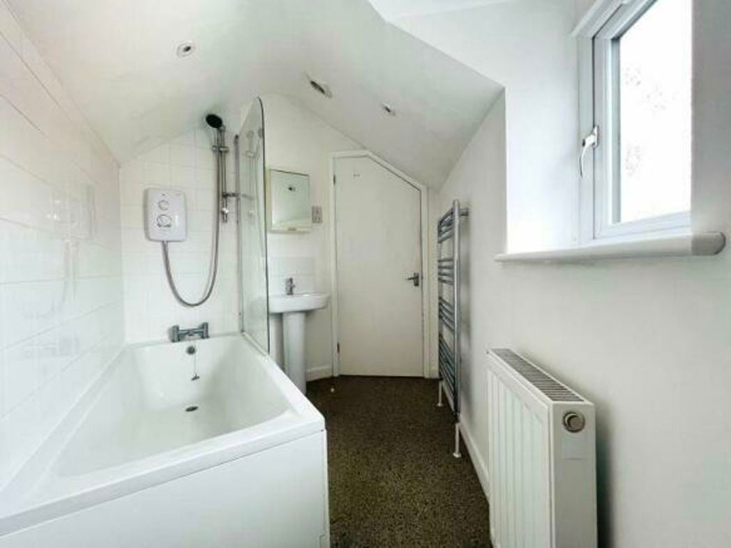 Property image 8 of 9