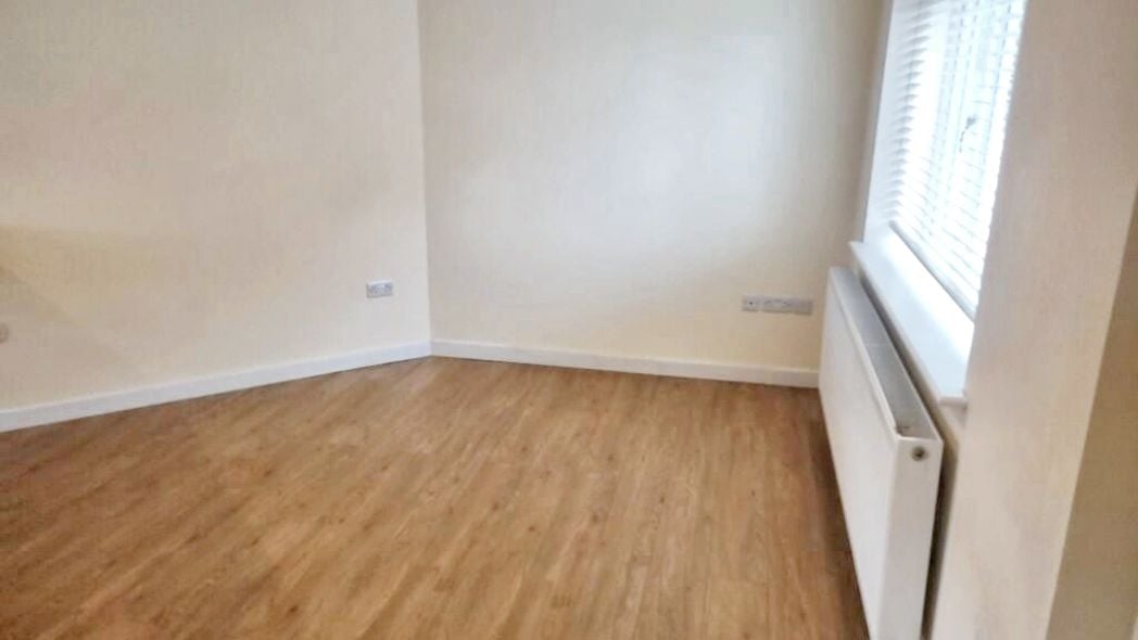 Property image 5 of 9