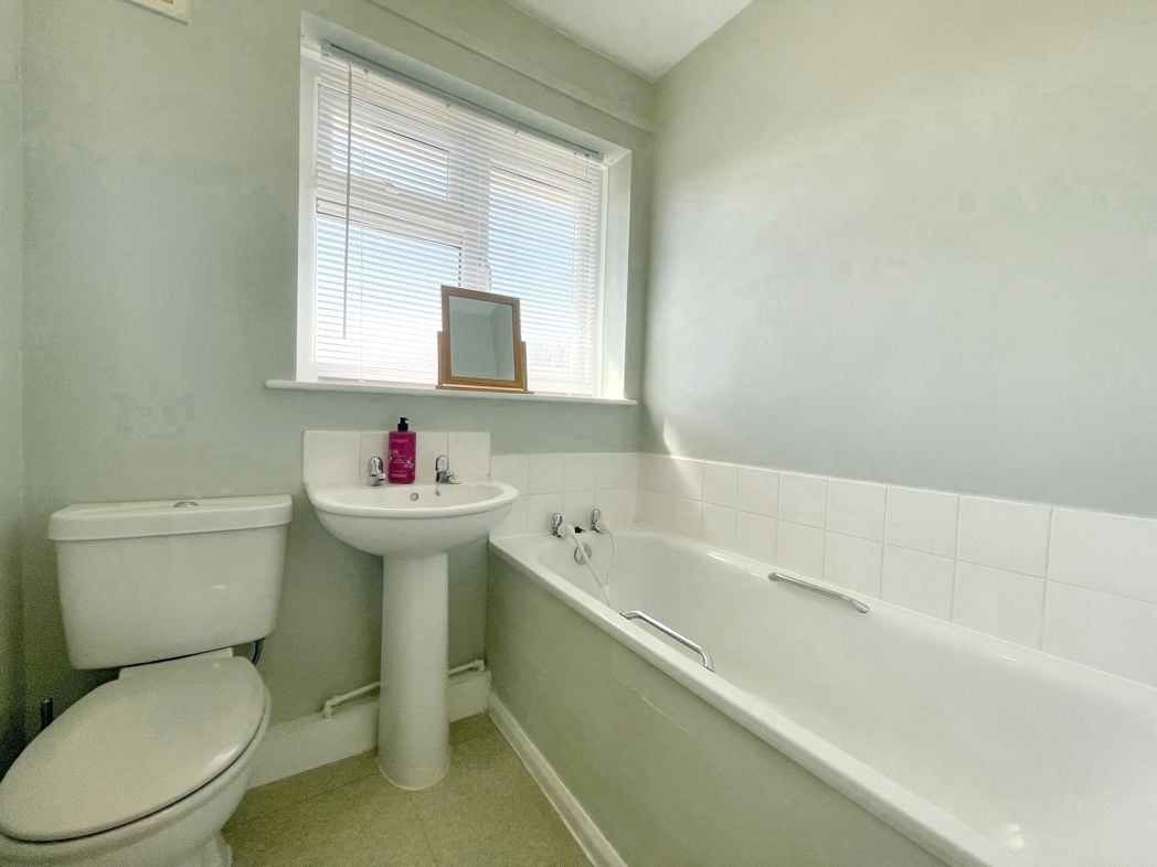Property image 7 of 11