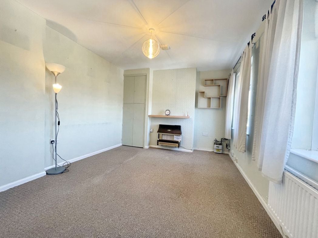 Property image 4 of 11