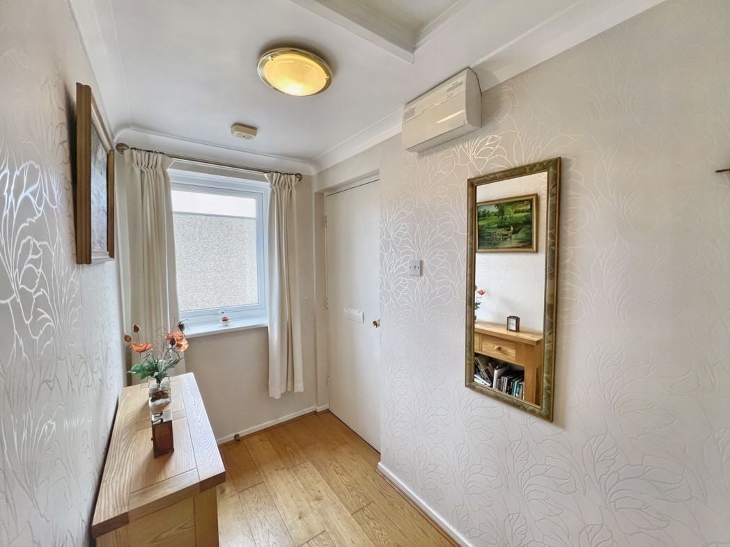 Property image 4 of 17