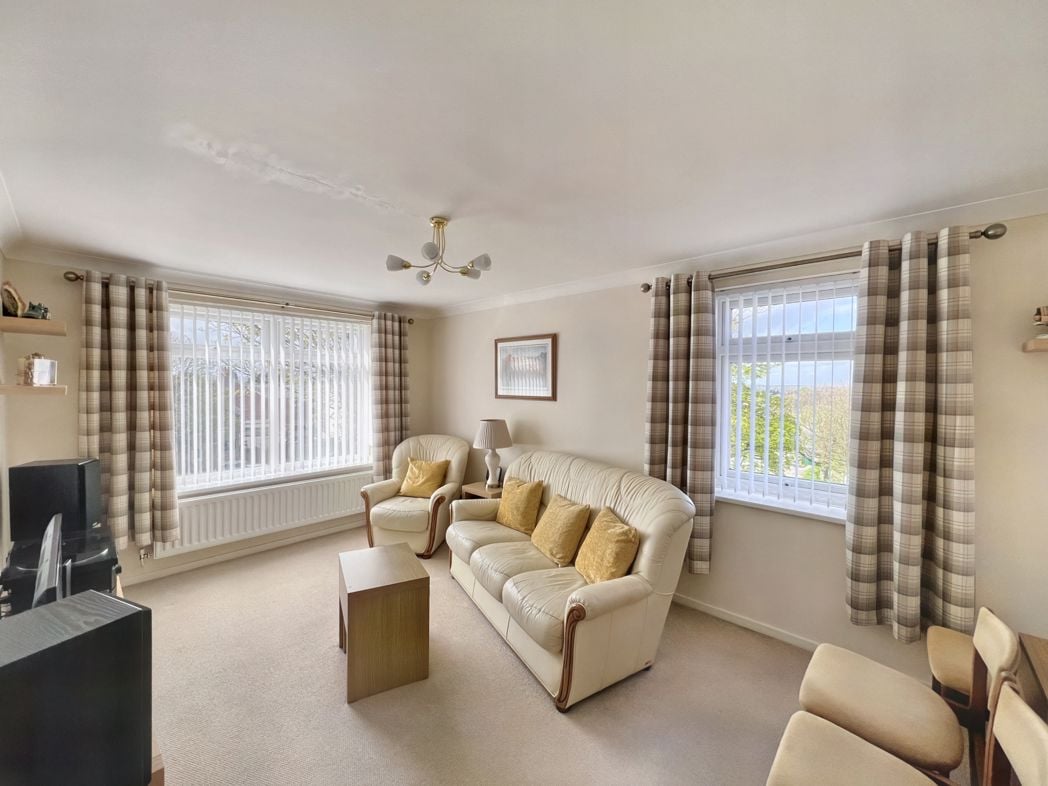 Property image 11 of 17