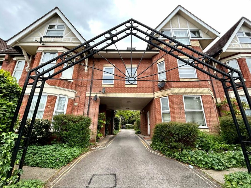 Property image 8 of 9