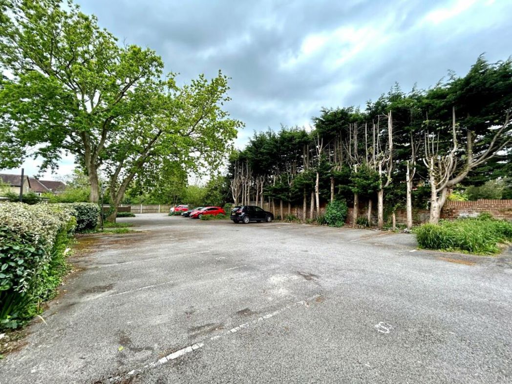 Property image 7 of 9