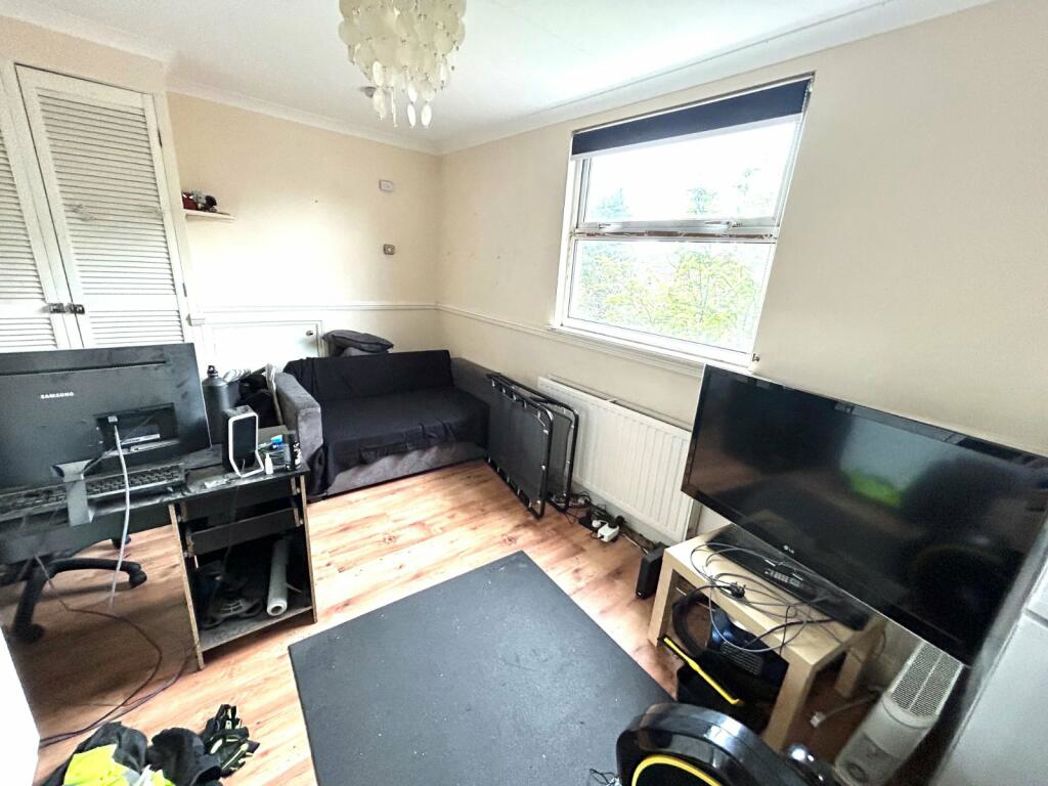 Property image 2 of 9