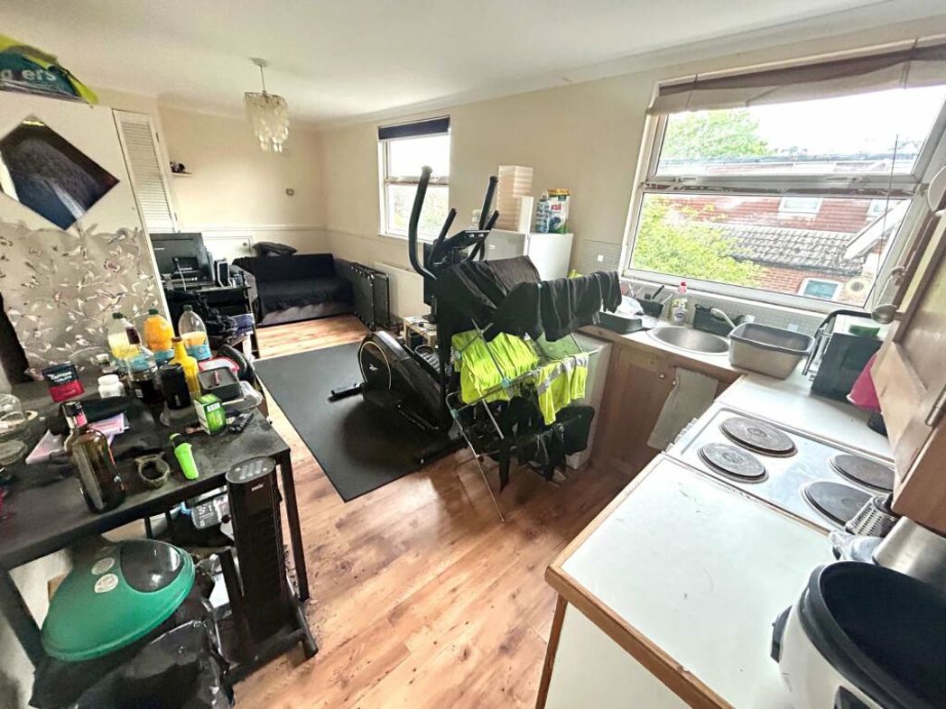 Property image 3 of 9