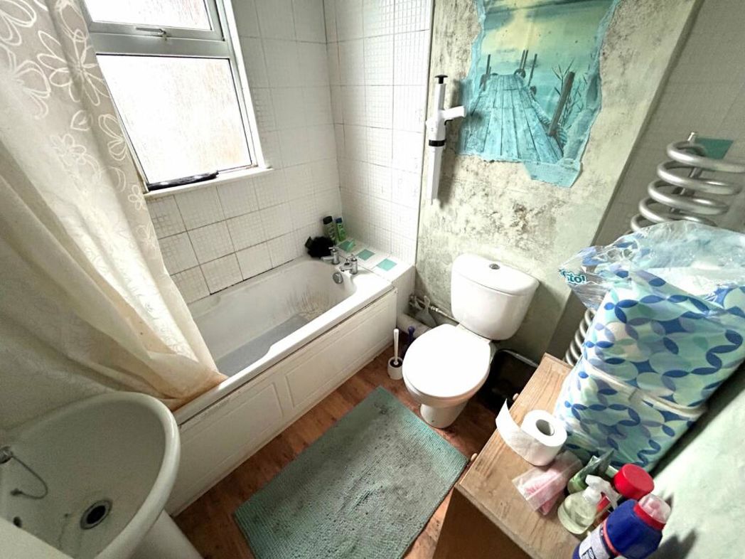 Property image 5 of 9