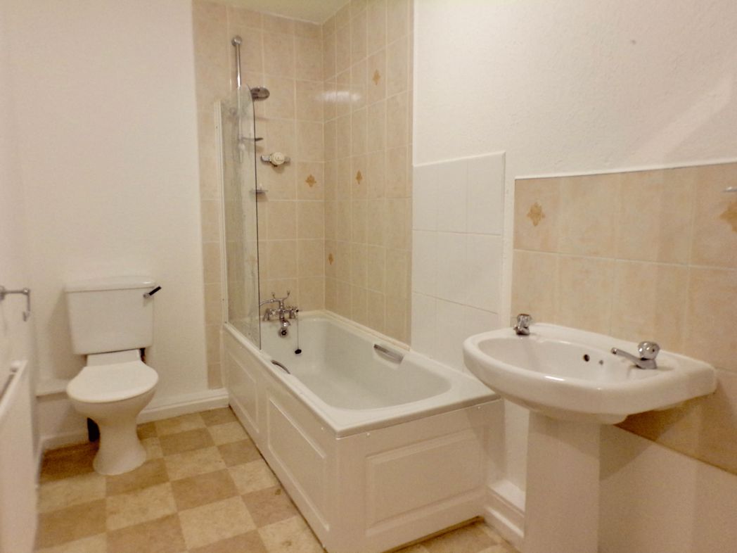 Property image 11 of 16