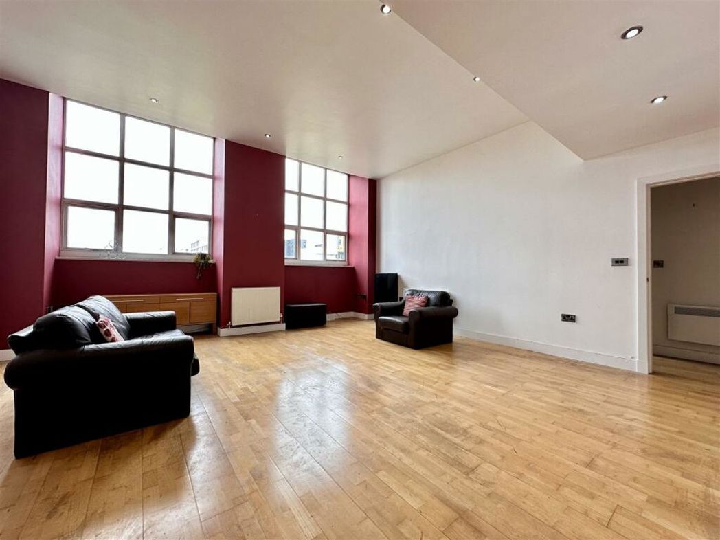 Property image 2 of 14