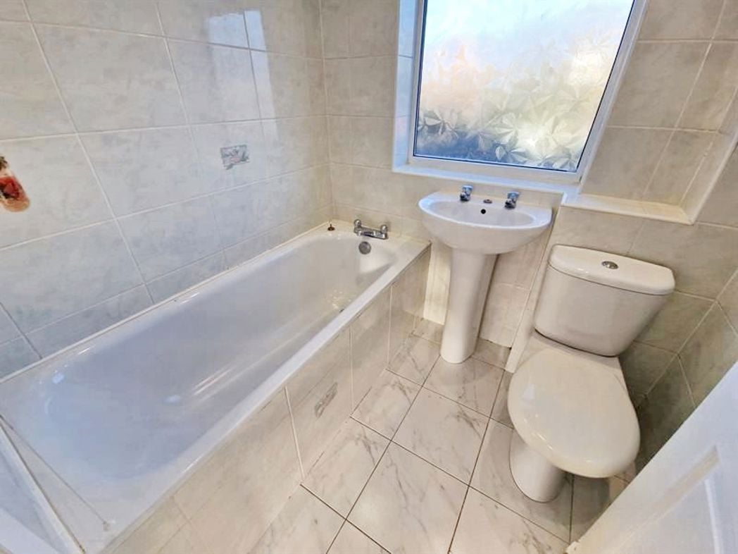 Property image 8 of 9