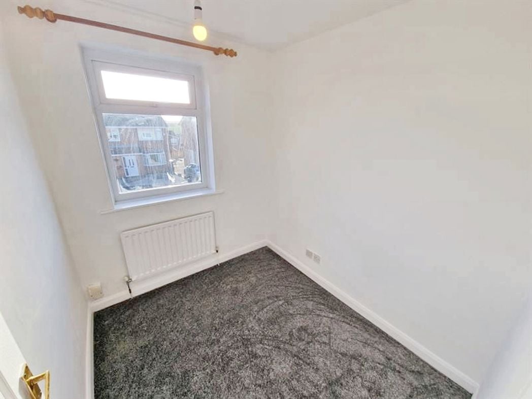 Property image 7 of 9