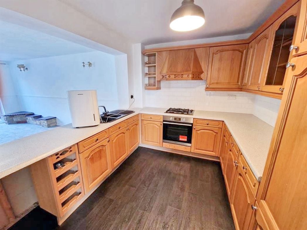 Property image 4 of 9