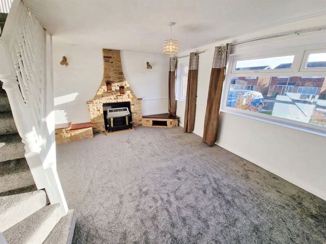 Property image 2 of 9