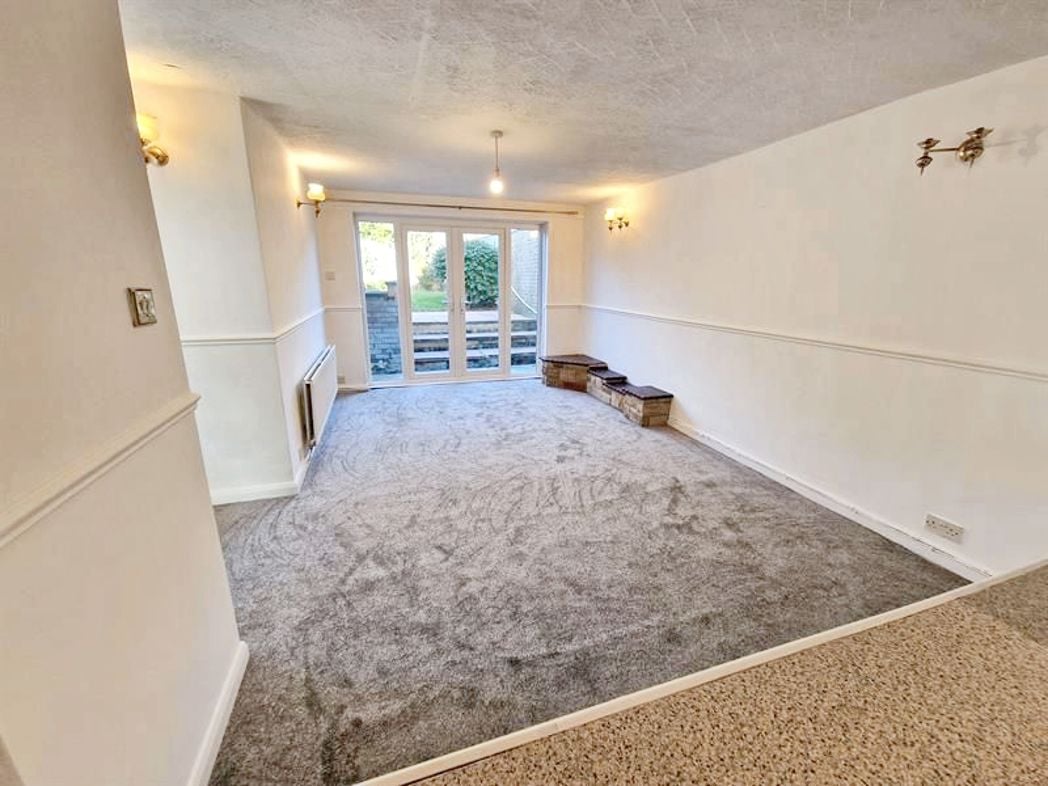 Property image 3 of 9