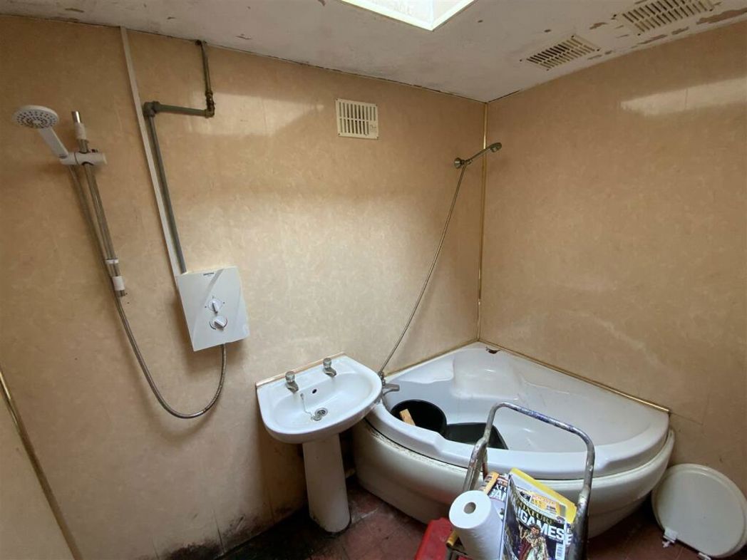 Property image 6 of 8
